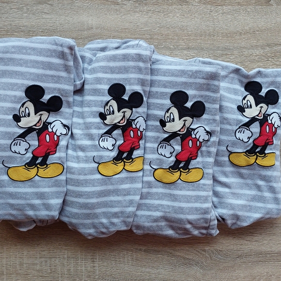 4 pairs Mickey pajamas 5t - Picture 16 of 16